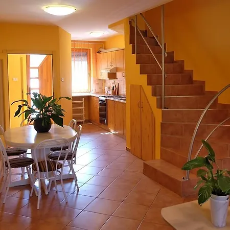 Apartament Var-torony Apartman *